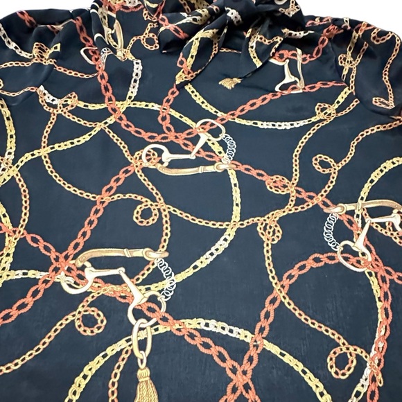 WORTHINGTON BRAND CHAIN PRINT BLOUSE W/3 BUTTON NECKLINE AND ATTACHED TIE. - Picture 3 of 16